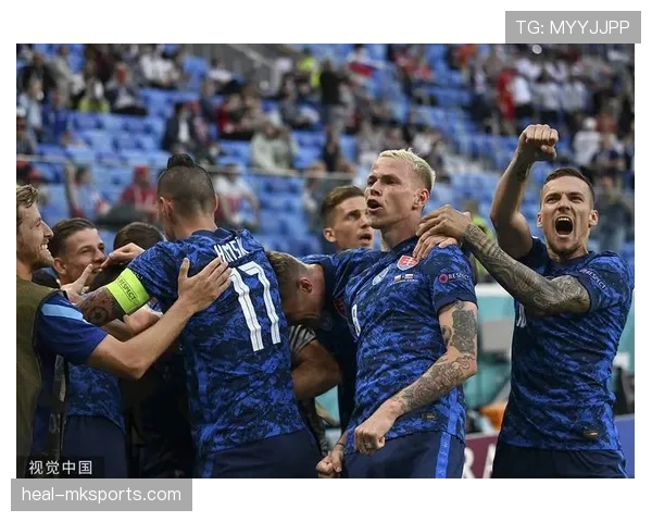 斯洛伐克铁卫什克里尼亚尔国际赛场表现抢眼，引发媒体广泛关注