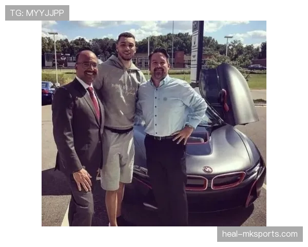 拉文训练完顺手买了辆法拉利，说油费比房租便宜